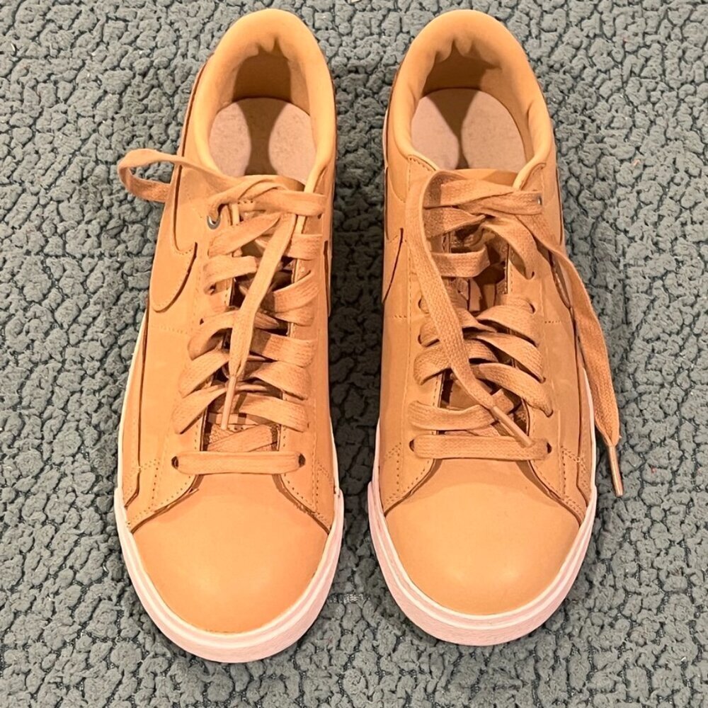 Nike Women's Blazer Low Beige Size 6.5